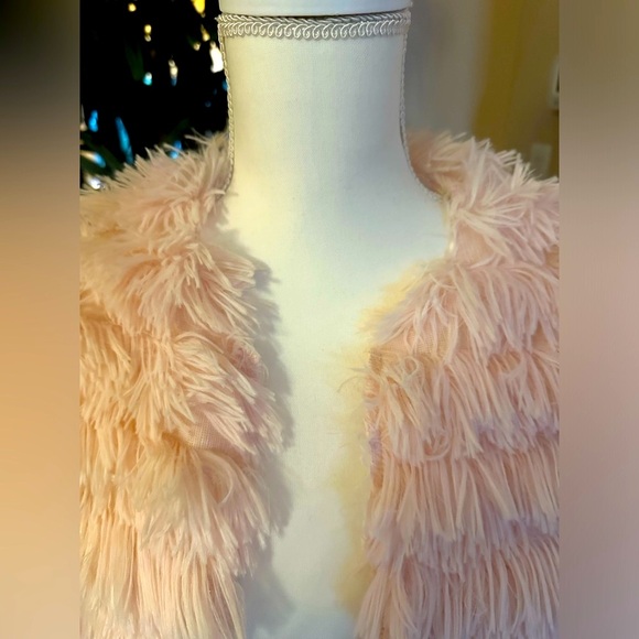 💗💕Blue Blush Pink Adorable Bombshell Fringy Faux Fur Jacket Size Small💕💗 - Picture 3 of 8